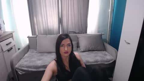 deea online show from March 26, 9:15 am