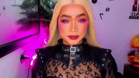 Snapshot of xxasian_goddessxx chatting on March 22, 5:00 am xxasian_goddessxx online show from March 22, 5:00 am