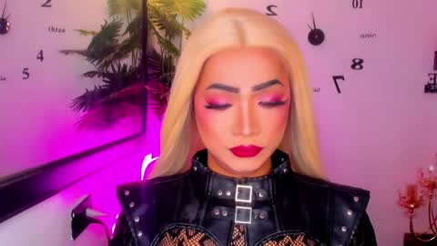 Snapshot of xxasian_goddessxx chatting on March 24, 5:01 am xxasian_goddessxx online show from March 24, 5:01 am