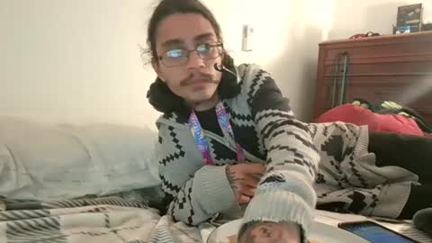 Snapshot of xxjasoneecx chatting on December 7, 4:31 am XxJasoncxX online show from December 7, 4:31 am