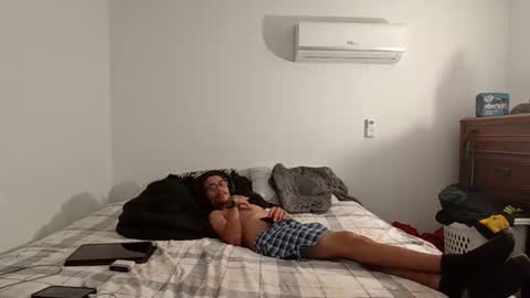 Snapshot of xxjasoneecx chatting on December 13, 2:43 am XxJasoncxX online show from December 13, 2:43 am