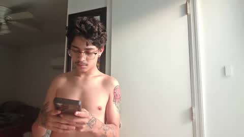 Snapshot of xxjasoneecxx chatting on October 5, 11:52 am XxJasoneecxX online show from October 5, 11:52 am