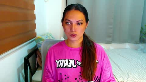 Snapshot of xxjulielovesyouxx chatting on April 1, 8:17 pm July online show from April 1, 8:17 pm