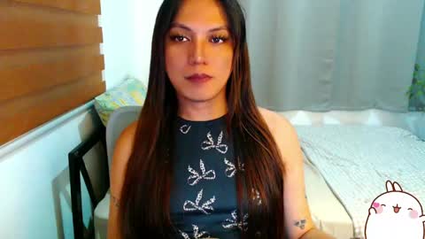 Snapshot of xxjulielovesyouxx chatting on April 12, 3:28 pm July online show from April 12, 3:28 pm