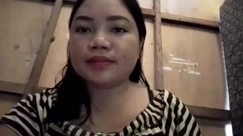 Snapshot of xxloriexx_me chatting on May 18, 11:21 pm xxloriexx_me online show from May 18, 11:21 pm