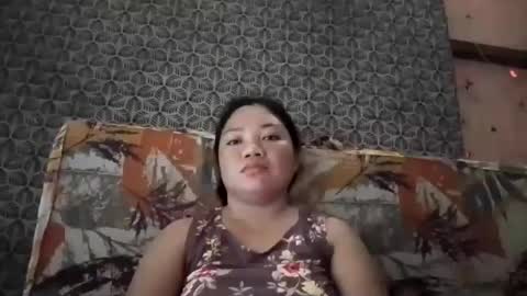 Snapshot of xxloriexx_me chatting on July 2, 2:22 am xxloriexx_me online show from July 2, 2:22 am