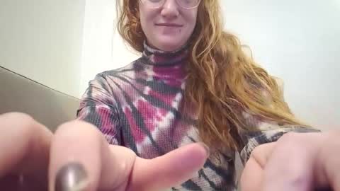 Snapshot of xxmariebliss chatting on April 19, 1:43 pm xxmariebliss online show from April 19, 1:43 pm