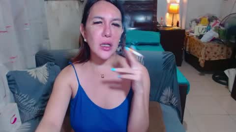 Snapshot of xxmiranda_greyxx chatting on July 4, 12:17 am sexyyanna4u online show from July 4, 12:17 am