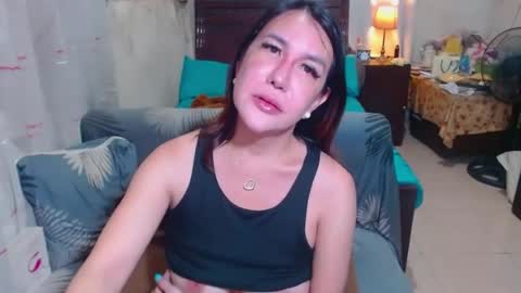 Snapshot of xxmiranda_greyxx chatting on July 6, 1:24 am sexyyanna4u online show from July 6, 1:24 am
