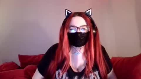 Snapshot of xxmommyraexx chatting on October 22, 10:20 pm Mommy online show from October 22, 10:20 pm