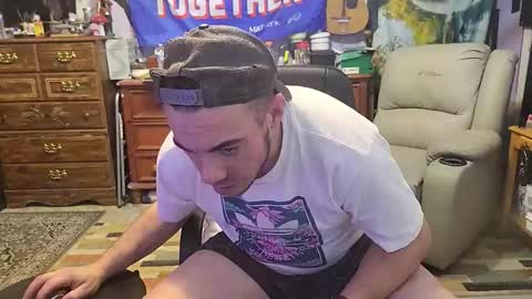 Snapshot of xxscubastevexxx chatting on January 18, 5:11 am xxScubaStevexx online show from January 18, 5:11 am