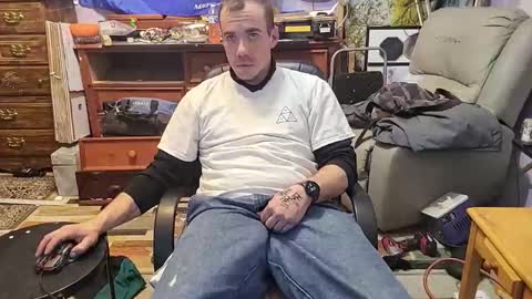 Snapshot of xxscubastevexxx chatting on February 2, 5:50 am xxScubaStevexx online show from February 2, 5:50 am