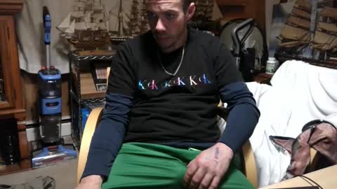 Snapshot of xxscubastevexxx chatting on February 12, 5:24 am xxScubaStevexx online show from February 12, 5:24 am