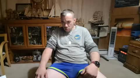 xxScubaStevexx online show from April 23, 6:47 am