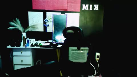 xxslutty kim online show from November 22, 10:47 am