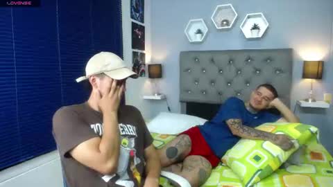 DYLAN AND PAUL online show from August 6, 1:40 am