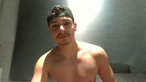 Snapshot of xxxbeastboi chatting on March 15, 3:12 am xxxbeastboi online show from March 15, 3:12 am