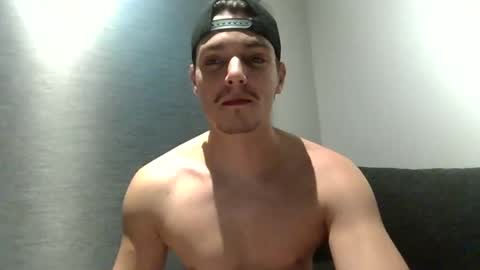 Snapshot of xxxbeastboi chatting on March 15, 9:43 pm xxxbeastboi online show from March 15, 9:43 pm