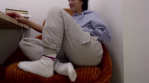 Lola online show from February 19, 1:50 pm