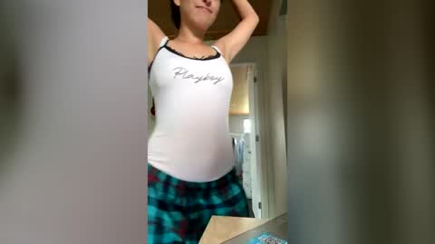 Snapshot of xxxbellalola chatting on June 30, 1:23 pm Lola online show from June 30, 1:23 pm