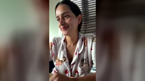 Snapshot of xxxbellalola chatting on July 19, 12:42 pm Lola online show from July 19, 12:42 pm
