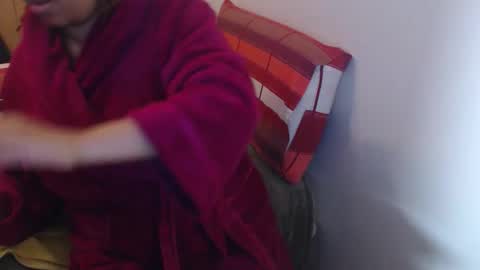 Snapshot of xxxbustybabe27x chatting on April 18, 6:34 pm Ayanda online show from April 18, 6:34 pm