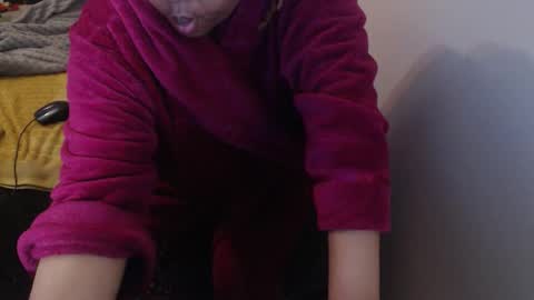 Snapshot of xxxbustybabe27x chatting on April 18, 7:07 pm Ayanda online show from April 18, 7:07 pm