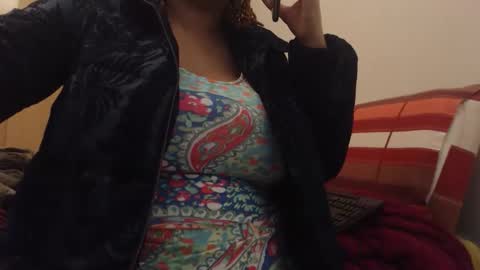 Snapshot of xxxbustybabe27x chatting on April 28, 4:45 pm Ayanda online show from April 28, 4:45 pm