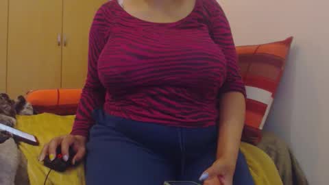 Snapshot of xxxbustybabe27x chatting on April 30, 6:03 pm Ayanda online show from April 30, 6:03 pm