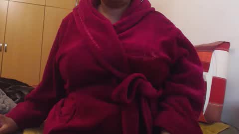Snapshot of xxxbustybabe27x chatting on May 8, 10:09 am Ayanda online show from May 8, 10:09 am