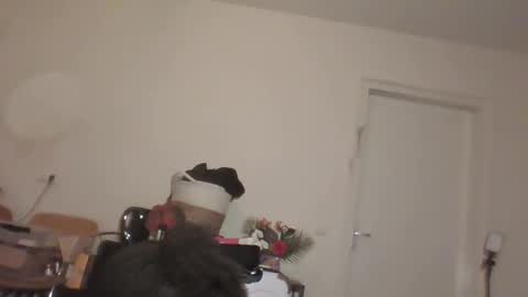 Snapshot of xxxdanidoomsdayxxx chatting on May 14, 8:37 pm Danielle online show from May 14, 8:37 pm