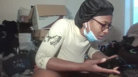 Snapshot of xxxdanidoomsdayxxx chatting on May 18, 4:24 pm Danielle online show from May 18, 4:24 pm