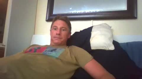 Snapshot of xxxelentdick chatting on April 11, 9:19 pm deeeeznutz online show from April 11, 9:19 pm