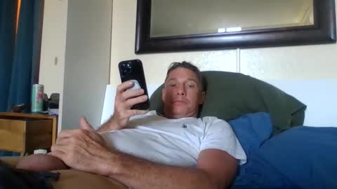 Snapshot of xxxelentdick chatting on May 5, 6:27 pm deeeeznutz online show from May 5, 6:27 pm