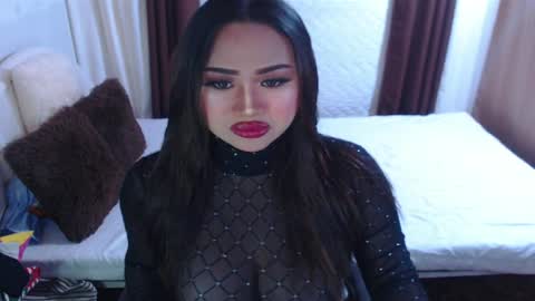 Snapshot of xxxgiganticoliviacummerxxx chatting on July 1, 1:24 pm OLIVIA online show from July 1, 1:24 pm