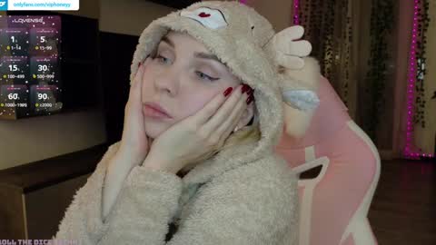 Snapshot of xxxhoneyxx chatting on November 8, 10:41 pm Onlyfanz online show from November 8, 10:41 pm