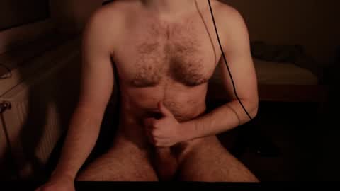 Snapshot of xxxhornybear99xxx chatting on December 2, 7:05 pm Matthias online show from December 2, 7:05 pm