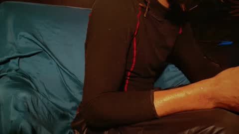 xxxjrstrokesxxx online show from April 10, 5:28 pm