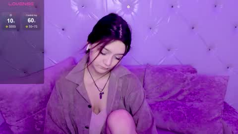 Snapshot of xxxnaughtyfoxxx chatting on February 8, 9:34 am foxy online show from February 8, 9:34 am