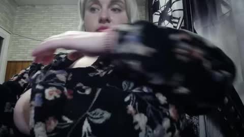 Lana online show from March 25, 7:42 pm