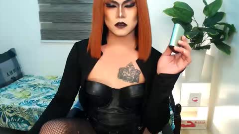 Snapshot of xyournightmarequeenx chatting on February 22, 4:49 pm QueenMarina online show from February 22, 4:49 pm