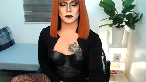 Snapshot of xyournightmarequeenx chatting on February 23, 9:01 pm QueenMarina online show from February 23, 9:01 pm
