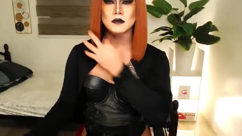 Snapshot of xyournightmarequeenx chatting on March 27, 5:13 am QueenMarina online show from March 27, 5:13 am