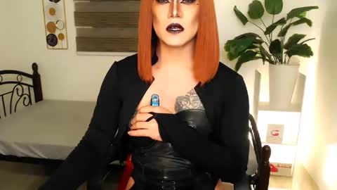 Snapshot of xyournightmarequeenx chatting on May 5, 8:28 pm QueenMarina online show from May 5, 8:28 pm