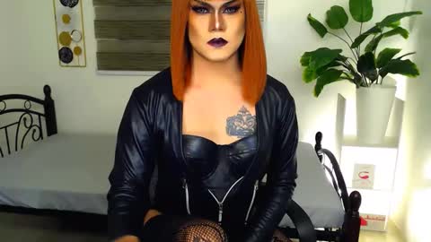 Snapshot of xyournightmarequeenx chatting on May 11, 11:27 am QueenMarina online show from May 11, 11:27 am