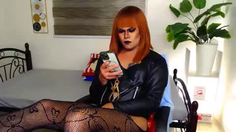 Snapshot of xyournightmarequeenx chatting on May 11, 4:04 pm QueenMarina online show from May 11, 4:04 pm