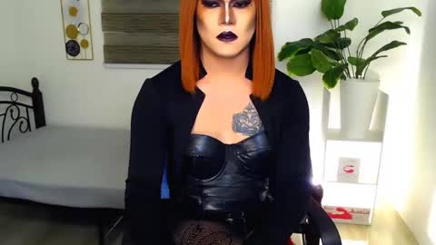 Snapshot of xyournightmarequeenx chatting on May 21, 9:55 pm QueenMarina online show from May 21, 9:55 pm