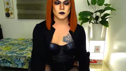 Snapshot of xyournightmarequeenx chatting on May 30, 6:54 am QueenMarina online show from May 30, 6:54 am