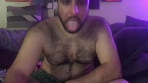 Snapshot of y2ab chatting on October 20, 11:27 pm Horny dude D online show from October 20, 11:27 pm