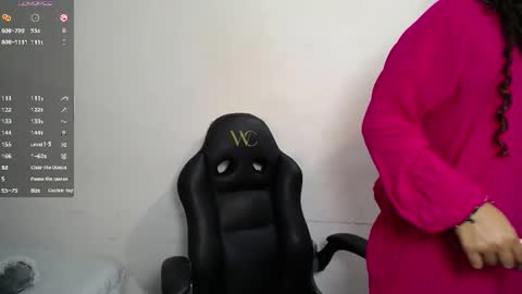 Snapshot of yaazhini457034 chatting on February 21, 11:44 am yazhini online show from February 21, 11:44 am